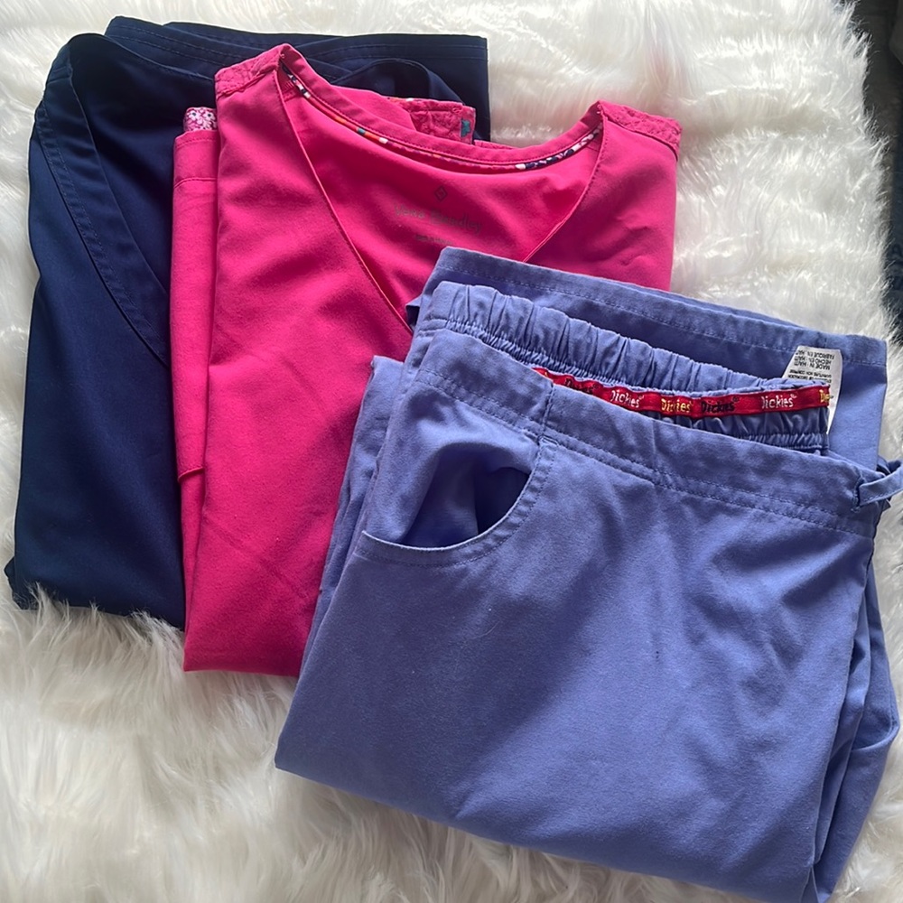 Bundle of 2 scrub tops and 1 scrub pants - Picture 1 of 16